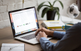 Hoe u een URL controleert op risicovolle of kwetsbare paden in Java
